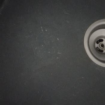 Realstone Evye: Renk Değişimi Ve Çatlama Sorunu