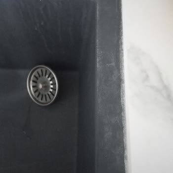 Realstone Evye: Renk Değişimi Ve Çatlama Sorunu