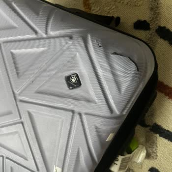 Kırık Bavul Kabusu: Emanetimize Yazık!