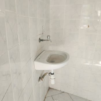 Gençlik Parkı Tuvaletleri Hâlâ Pis Ve İlgisiz