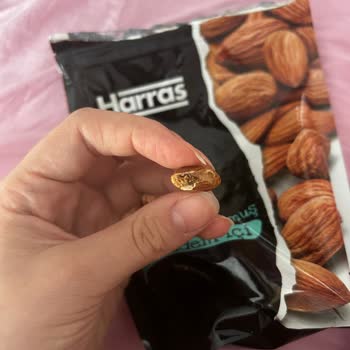 Kurtlu Badem Skandalı: Harras Markası Güven Sarsıyor