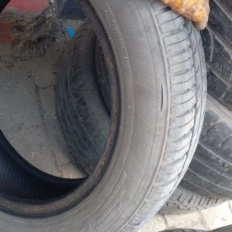 Petlas Lastiklerinin Yanak Kısmında Beklenmedik Yarık