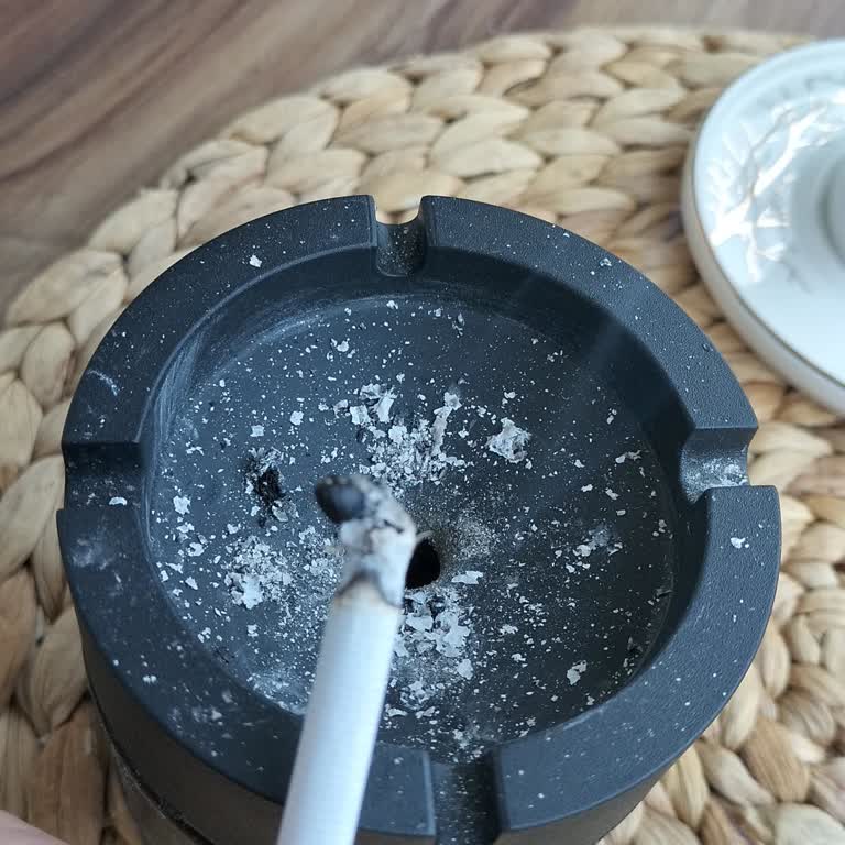 Marlboro Ve Parliament Sigaralarında Odun Sorunu