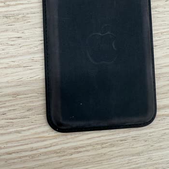 İPhone Magsafe Cüzdanın Hızla Solması