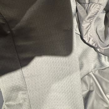 Nike Eşofman Üstü Kalitesizliği Ve Mağaza Deneyimi