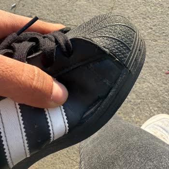 Adidas Ayakkabımın Patlaması Ve Müşteri Hizmetleri Sorunu