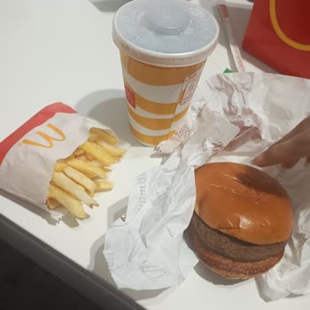 McDonald's Oyuncak Uğruna Satılan Vasat Menü