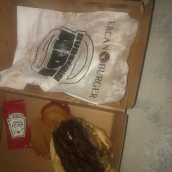 Yanmış Hamburgerler Ve Müşteri Memnuniyetsizliği