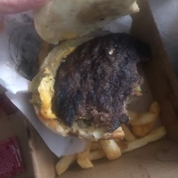 Yanmış Hamburgerler Ve Müşteri Memnuniyetsizliği