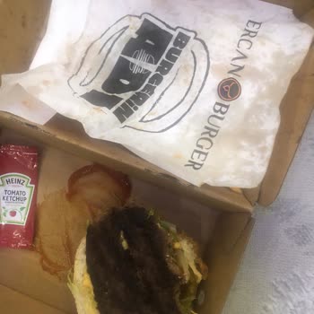 Yanmış Hamburgerler Ve Müşteri Memnuniyetsizliği