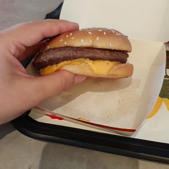 Quarter Pounder Hayal Kırıklığı: Paranla Rezil Olmak