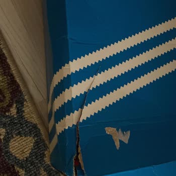 Kötü Paketleme Ve İletişim Sorunlarıyla Gelen Ayakkabı Hayal Kırıklığı