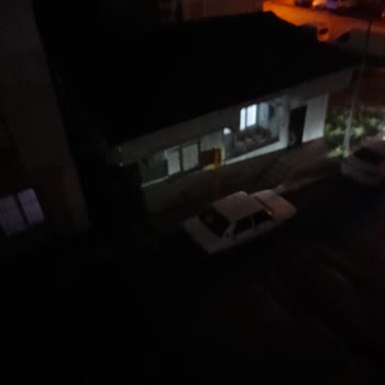 Sokak Lambaları Sürekli Kesiliyor, Mahalle Karanlıkta