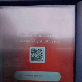 Akbank ATM'sinde Sıkışan Para Ve İlgisiz Müşteri Hizmetleri