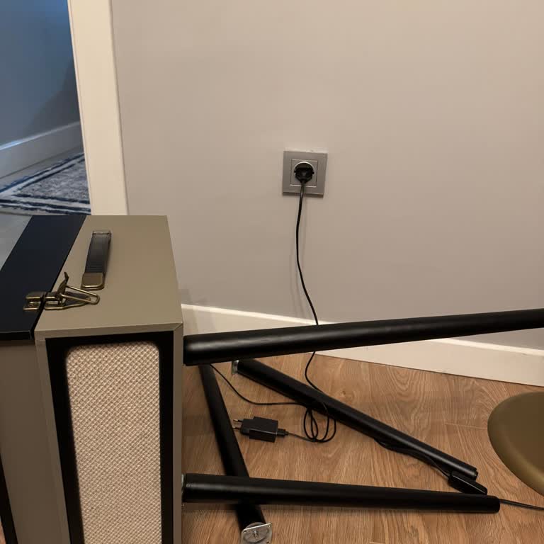 Ayaklı Retro Pikapta Vida Ve Bluetooth Sorunları