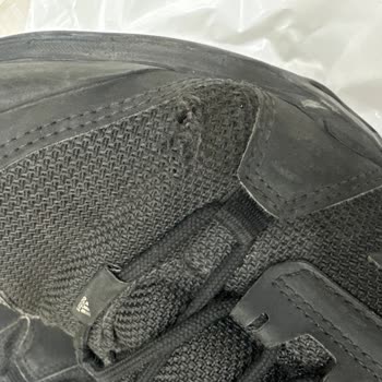 Adidas Terrex Ayakkabımın Kumaşı 1 Yıl Dolmadan Yırtıldı