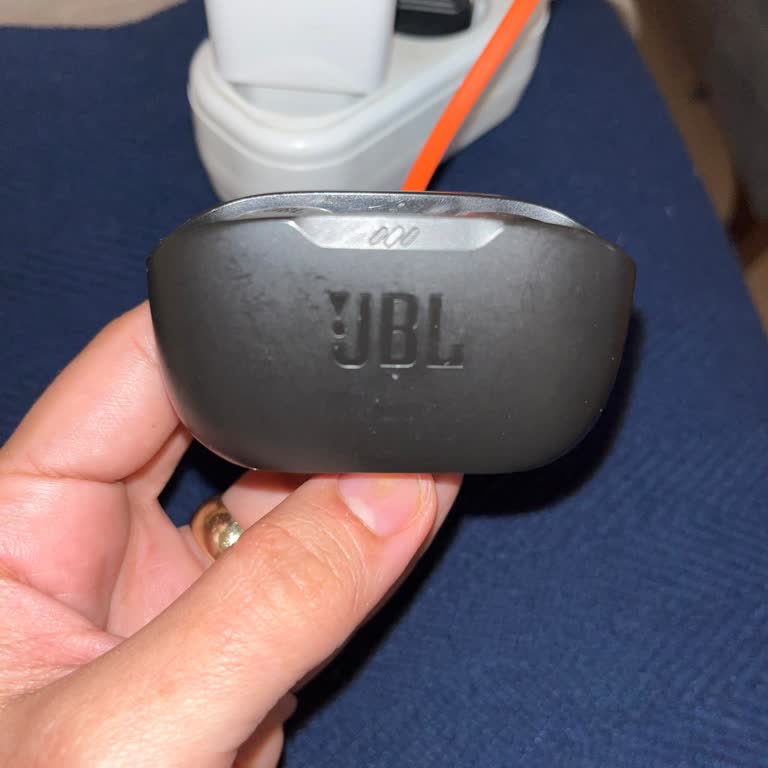 JBL Wave Buds Kulaklık Şarj Sorunu