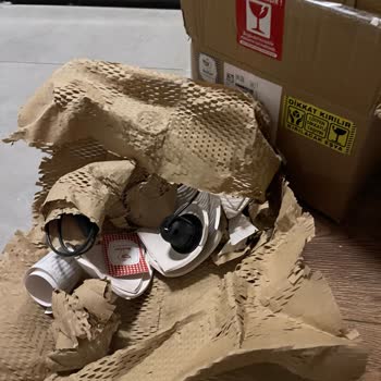 Hipicon Kırık Abajur Ve Yetersiz Paketleme Sorunu