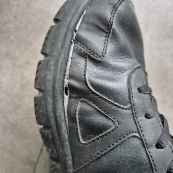 Ofis İçin Alınan Skechers Ayakkabıda Beklenmedik Kalite Sorunu