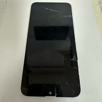 Bozuk Ekran Ve İlgisiz Müşteri Hizmeti