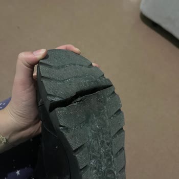 Yeşil Kundura'dan Alınan Botlar Hızla Yıprandı, İade İmkansız!