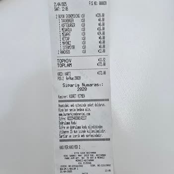 Burger Menüde Eldiven Parçası Şoku