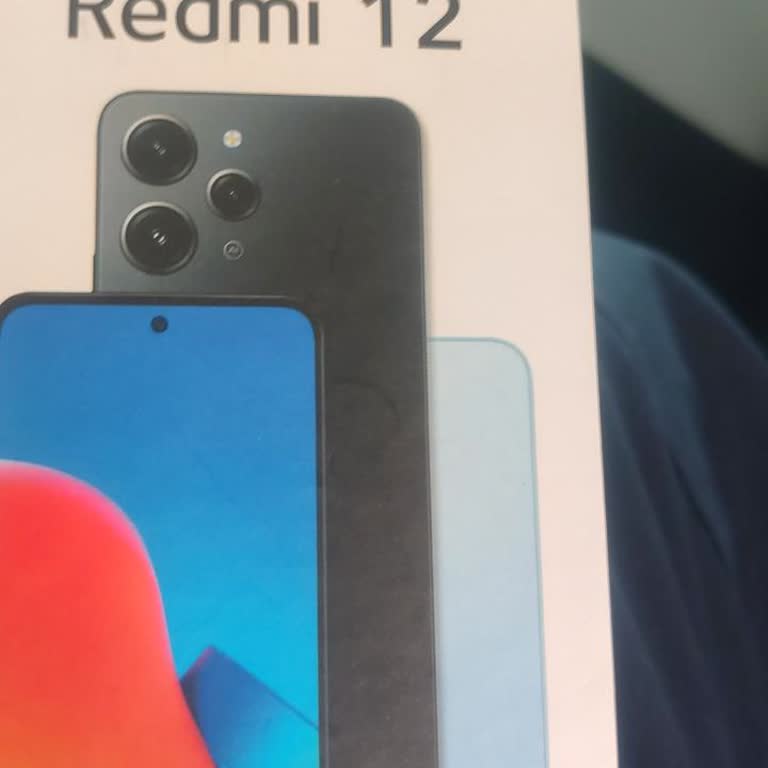 Akmoy Bilişim'den Telefon Aldım, Ekranı Değişik Geldi!