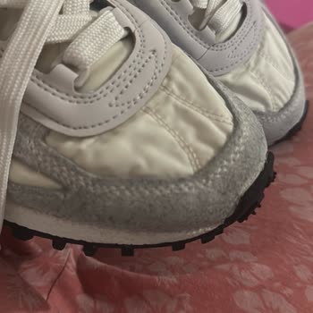 Pahalı Ayakkabıda Renk Atması Ve Tüylenme, Mağduriyetim Giderilmiyor