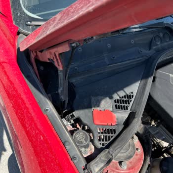 BMW 116d Ön Cam Fitilinin Taşlaşması Ve Su Alma Sorunu Mağduriyet Yaratıyor