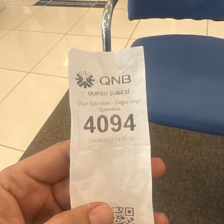 Banka Şubesinde Yavaş Hizmet ve İlgisizlik Şikayeti