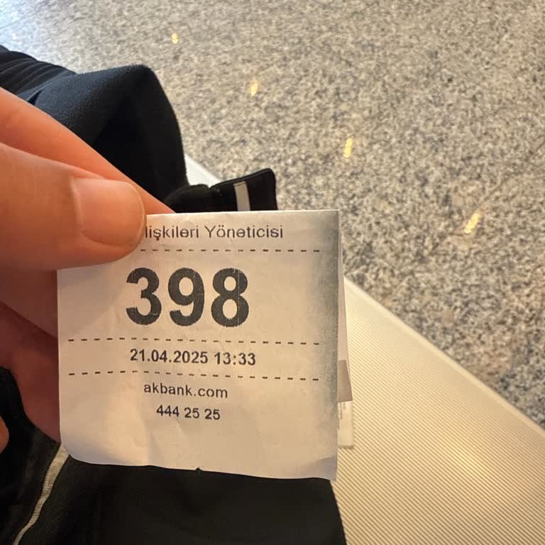 Şubede Uzun Bekleme Ve Yanlış Yönlendirme Mağduriyeti