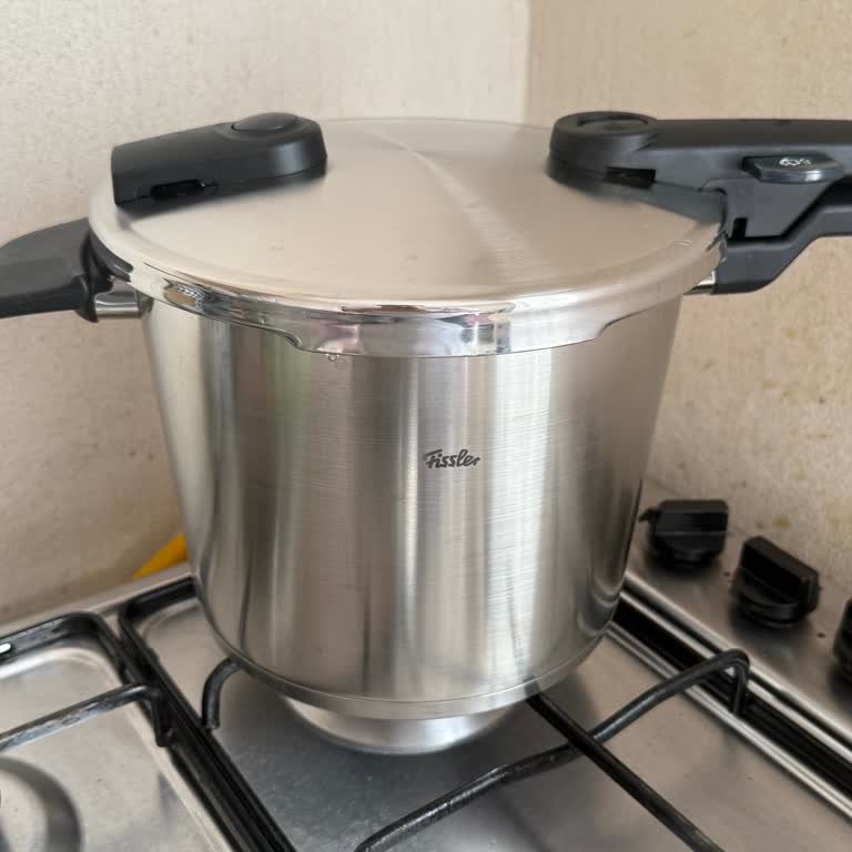 Düdüklü Tencerede Buhar Ve Su Sızdırma Sorunu