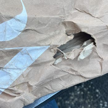 Islak Ve Yırtık Paketle Teslim Edilen Sipariş İçin Sorumluluk Alınmıyor