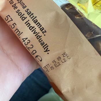 Mini Magnum Dondurmaların İçi Buzlu Ve Bademleri Bayat Çıkıyor