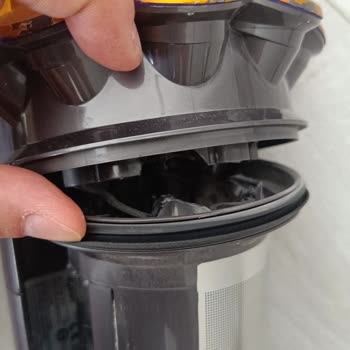 Dyson V12 Süpürgede Kronik Gövde Problemi Ve Yetersiz Müşteri Hizmetleri