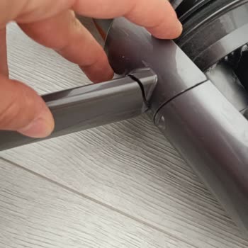 Dyson V12 Süpürgede Kronik Gövde Problemi Ve Yetersiz Müşteri Hizmetleri