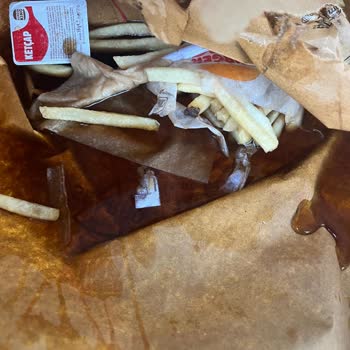 Aldığım Hamburger Ve İçecekler Kötü Durumdaydı, Param Boşa Gitti