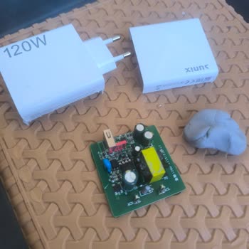 Aldığım 120W Şarj Cihazı Sahte Çıktı, İçinden Oyun Hamuru Çıktı