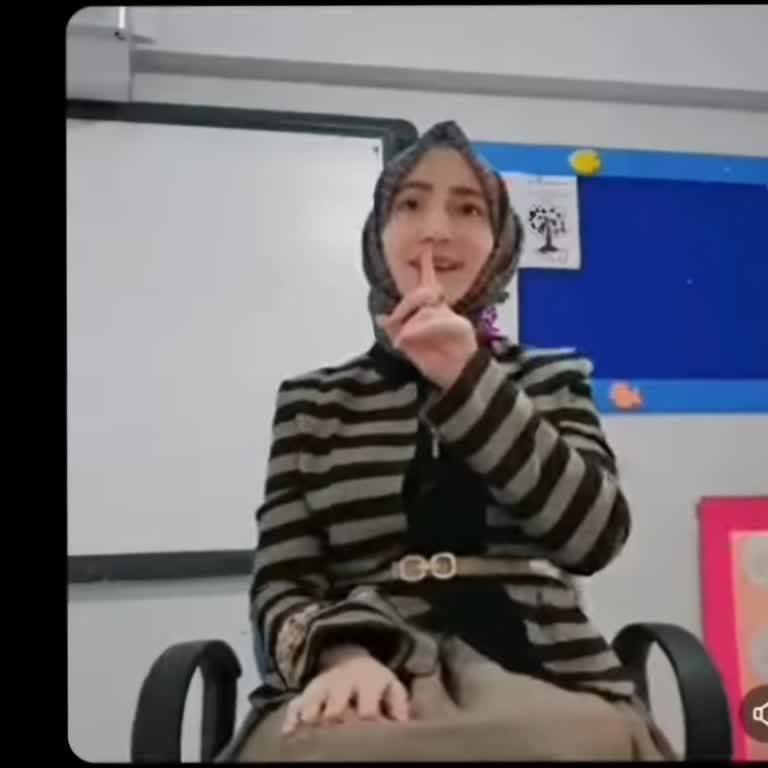 Çocuklara Siyaset İçerikli Şarkı Söyletmek Ne Kadar Doğru