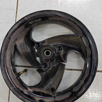 Arora Motor Quantum 50 Scooter'da Ön Teker Çatlaması Sonucu Kaza Ve İlgisizlik