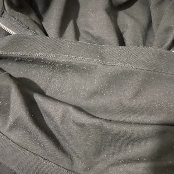 Yeni Alınan Sweatshirtte Renk Solması Ve Tüylenme Sorunu Red Edildi