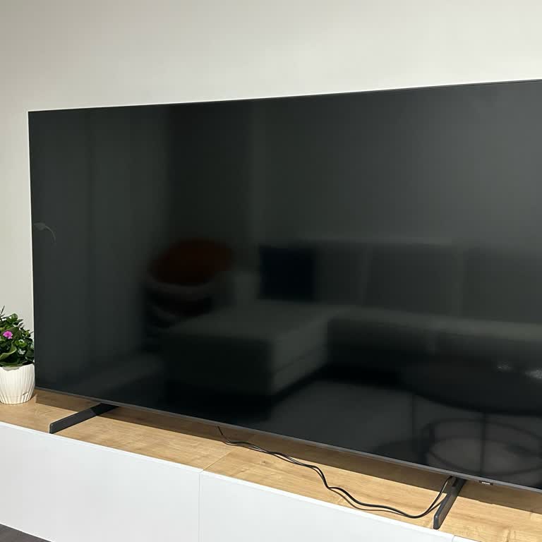 Sıfır TVde Oluşan Ekran Çatlağına Kullanıcı Hatası Denmesi
