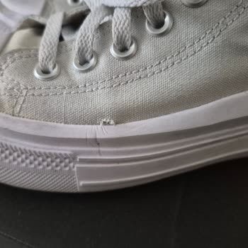 Converse Ayakkabım Kısa Sürede Yırtıldı, Hayal Kırıklığı Yaşadım