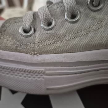 Converse Ayakkabım Kısa Sürede Yırtıldı, Hayal Kırıklığı Yaşadım