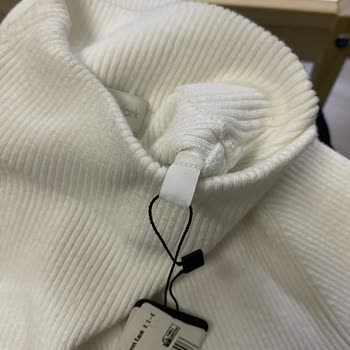 İade Edilen Kazağın Etiketi Sağlamken Kullanılmış Diye Geri Gönderildi