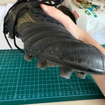 Yüksek Fiyatlı Mizuno Kramponun Konforsuzluğu Ve Garanti Sürecinde Mağduriyet