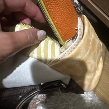 Garanti Süresi Ve İlgisizlik Nedeniyle Mağdur Oldum: Derimod Çantamda Dikiş Problemi