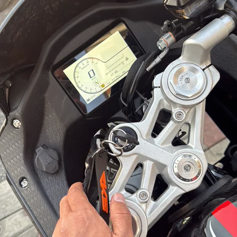 Sıfır Motosikletin İlk Günden Yakıt Göstergesi Arızalı Çıktı Parça Bekliyorum