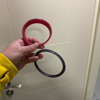 Dyson V15 Süpürge Haznesi Sürekli Yerinden Çıkıyor Ve Kullanımı Zorlaştırıyor