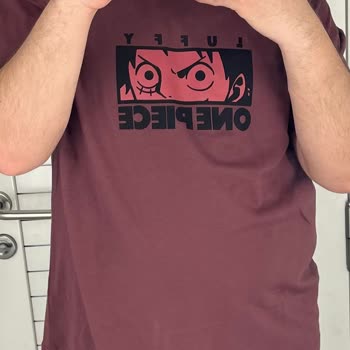 Mavi Tişörtlerin İkinci Yıkamada Çekmesi Hayal Kırıklığı